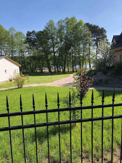 Haus Wilma Gruene Idylle Im Wald Direkt Am See Wendisch Rietz Exteriör bild